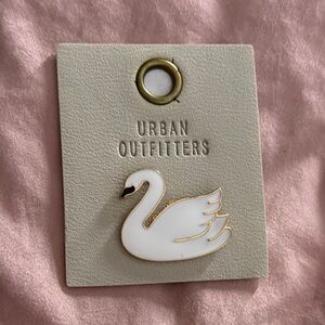 Urban Outfitters Elegant White Swan Pin